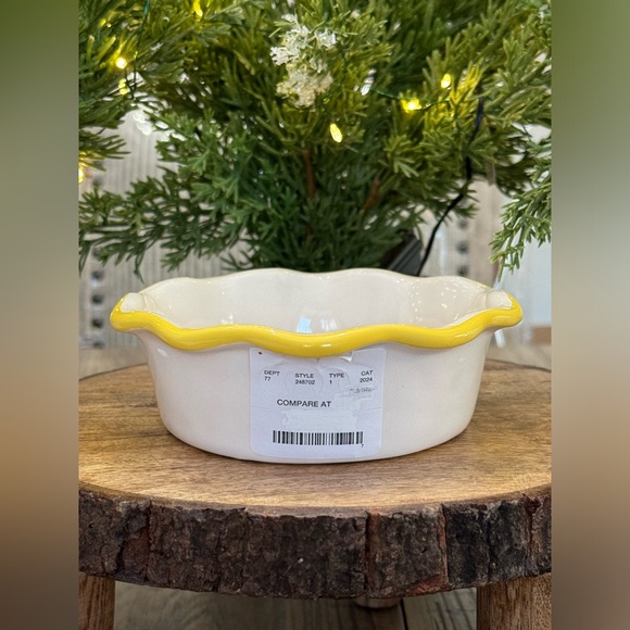 Brand NEW w/Tags Rae Dunn Disney Pixar BUDDIES Small Pie Dish feat Dug & Russell - Picture 5 of 11